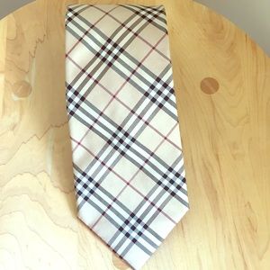 Great condition Men’s Burberry 100% silk tie
